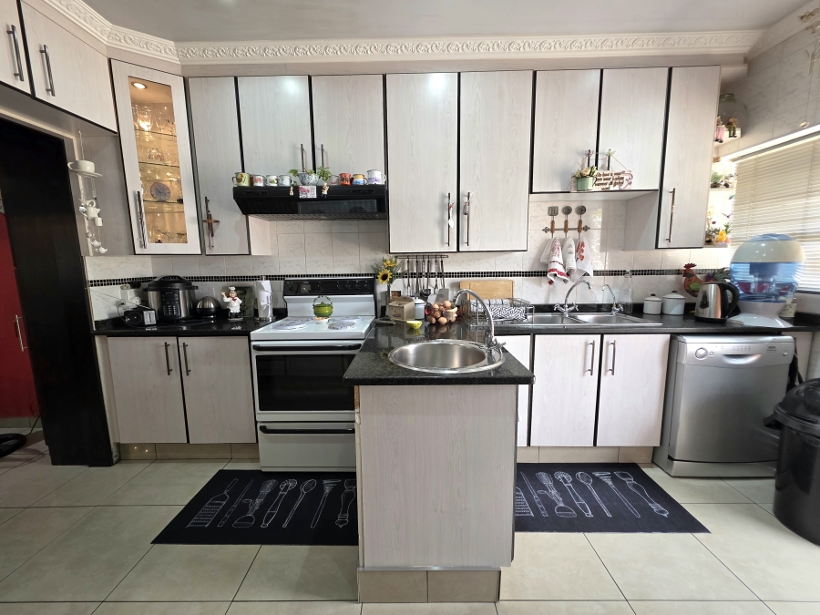 4 Bedroom Property for Sale in Jan Cillierspark Free State